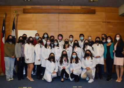 Instituto de Biología realiza ceremonia de investidura de estudiantes de la carrera de Pedagogía en Biología y Ciencias Naturales