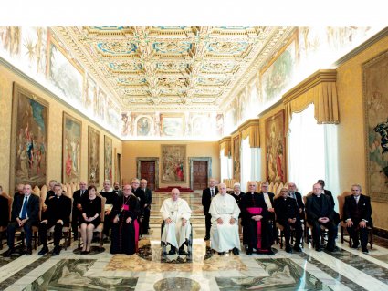 Profesor Carlos Salinas se reúne con Papa Francisco