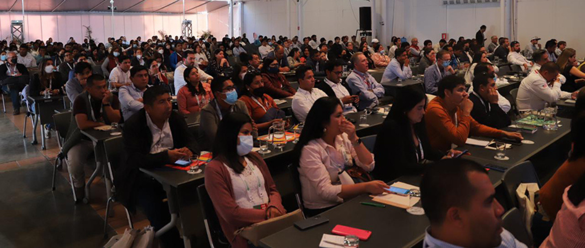 Exitosa participación de Escuela de Agronomía PUCV en Conferencia Redagrícola en Perú