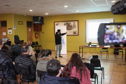 Prof. Mirko Muena capacita a profesores de la Diócesis San Bartolomé de Chillán