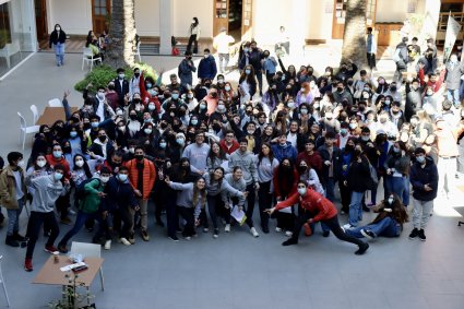 Derecho PUCV recibe a más de 200 estudiantes de IV Medio en su Día Abierto 2022