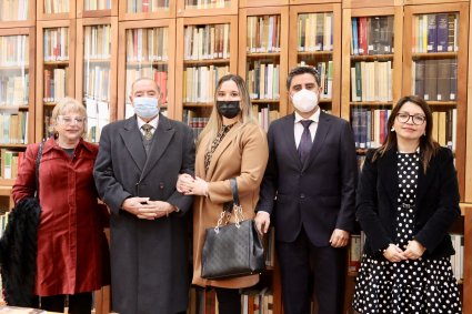 Facultad de Derecho y Bibliotecas PUCV realizaron homenaje al profesor Alejandro Guzmán Brito tras un año de su partida