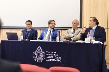 Académicos Antonio Faúndez, Marcos Magasich y Álvaro Magasich participan en seminario sobre tributación de los servicios digitales