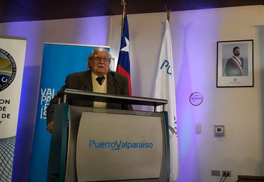 Académico Alejandro López fue homenajeado en el SIOP 2022