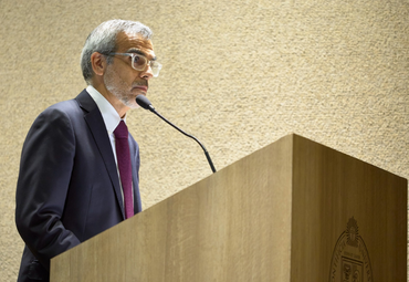 Ministro de Justicia y Derechos Humanos, Luis Cordero Vega, inaugura el año académico del Magíster en Derecho Administrativo de la PUCV