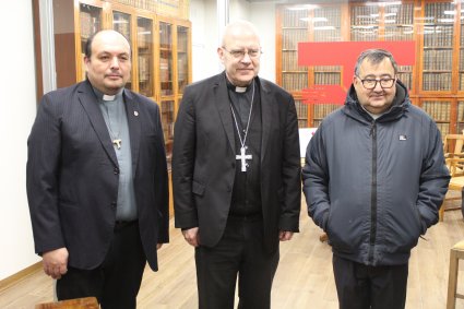 Nuncio Apostólico se reúne con Facultad Eclesiástica de Teología