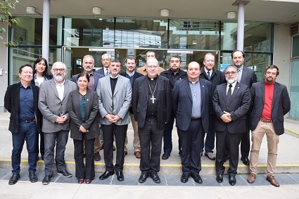 Representante de la Santa Sede en Chile visitó la Facultad de Ciencias