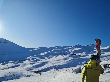Amor por los deportes de invierno: una pasión que desafía montañas