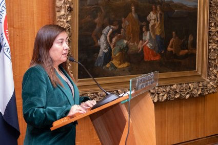 Profesora Claudia Poblete es la nueva integrante de la Academia Chilena de la Lengua