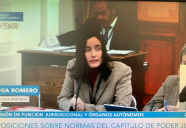 Profesora Sophía Romero expone ante Subcomisión Función Jurisdiccional y Órganos Autónomos del Consejo Constitucional