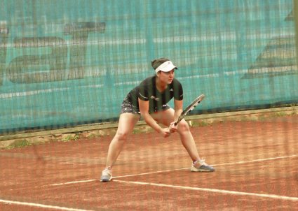 Egresada de Ingeniería Comercial competirá para representar a la PUCV en torneo de tenis nacional universitario