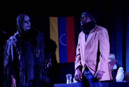Obra de Teatro protagonizada por funcionarios migrantes PUCV