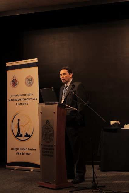 Profesores José Luis Guerrero y Adolfo Silva asisten a Jornada Interescolar de Educación Económica y Financiera