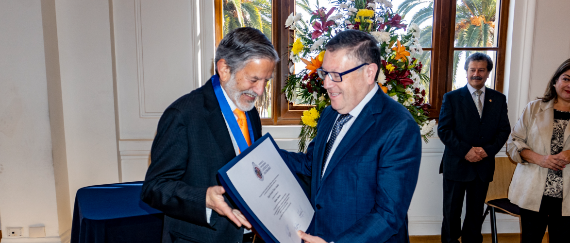 PUCV distingue como Profesor Emérito a Sergio Palma González