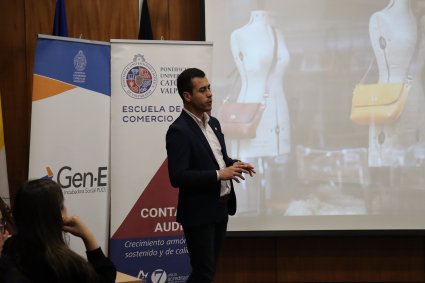 Estudiantes de la carrera Contador Auditor de la PUCV apoyan a emprendedores de la Región de Valparaíso