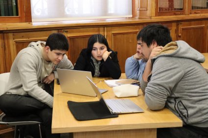 Estudiantes de la carrera Contador Auditor de la PUCV apoyan a emprendedores de la Región de Valparaíso