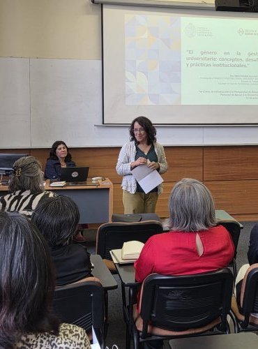 PUCV inicia curso de Perspectiva de Género dirigido a jefaturas del personal de apoyo a la academia