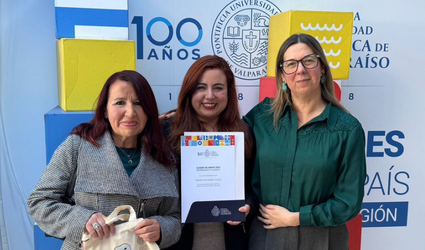 Estudiante de la Facultad Eclesiástica de Teología PUCV fue reconocida en el Cuadro de Honor Académico 2025