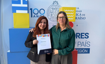 Estudiante de la Facultad Eclesiástica de Teología PUCV fue reconocida en el Cuadro de Honor Académico 2025