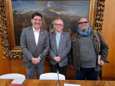 Profesor Guillermo Calderón presentó su libro "Del Dios desconocido al Dios que insiste"